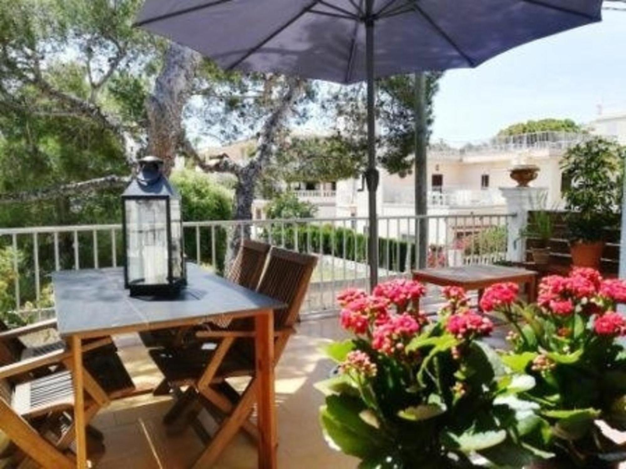 Wunderschoene In Mit Terrasse Und Garten *